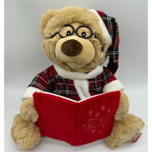 Teddy bear reading twas night before christmas